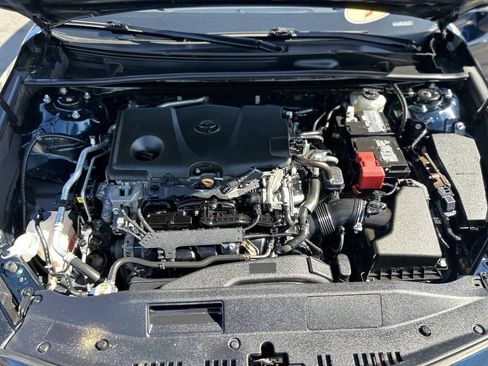 Used 2019 Toyota Camry SE FWD image 17