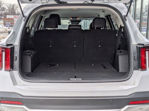 Certified 2025 Kia Sorento S image 8