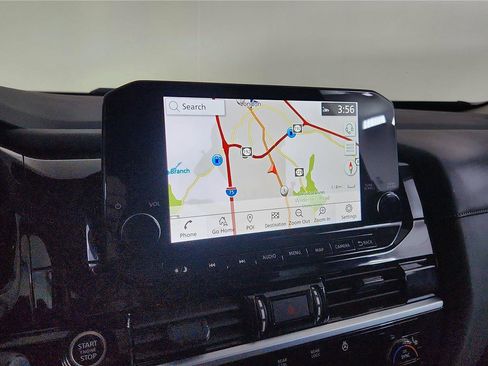 Used 2024 Nissan Pathfinder SL image 31