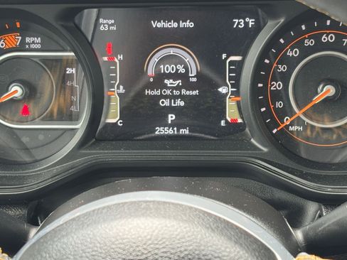 Used 2025 Jeep Wrangler Unlimited Sahara AWD/4WD image 37