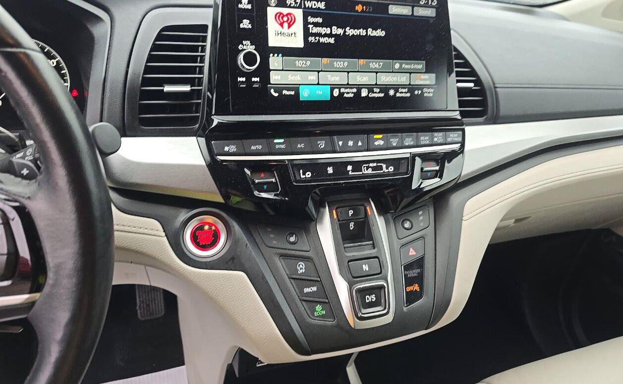 Used 2025 Honda Odyssey EX-L image 3