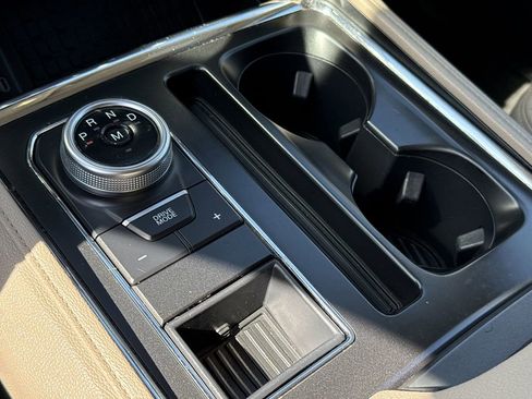 Used 2024 Ford Expedition Max XLT image 36