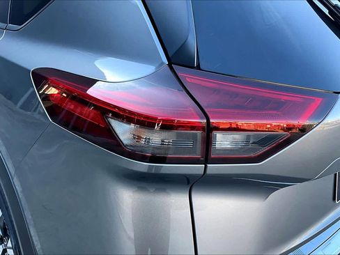 Certified 2023 Nissan Rogue SV image 28