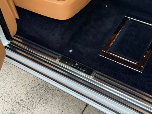 Used 2018 Rolls-Royce Phantom Extended Wheelbase RWD image 42