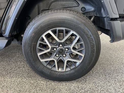 Used 2024 Jeep Wrangler Sahara image 22