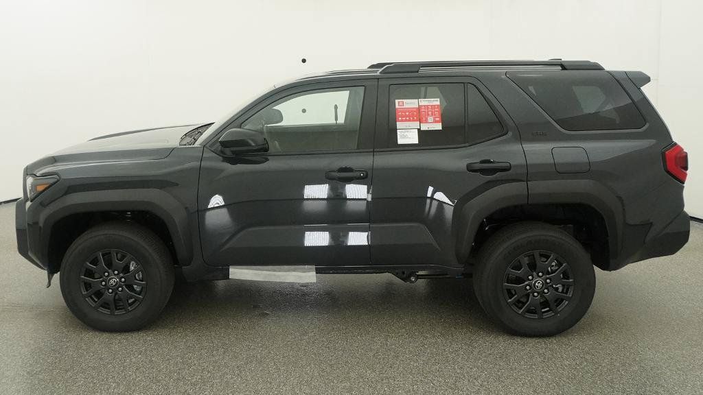 New 2026 Toyota 4Runner SR5 AWD/4WD image 3