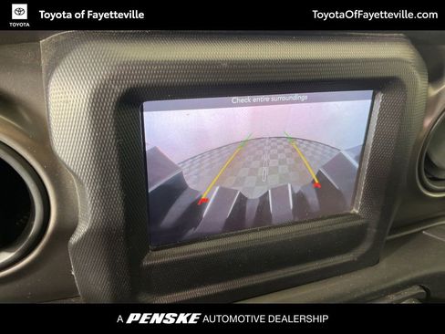 Used 2022 Jeep Wrangler Sport S image 19