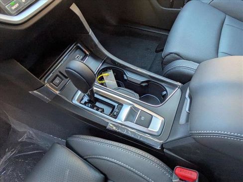 New 2025 Subaru Ascent Limited image 17