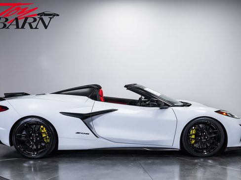 Used 2024 Chevrolet Corvette Z06 w/ Stealth Interior Trim Package RWD image 6