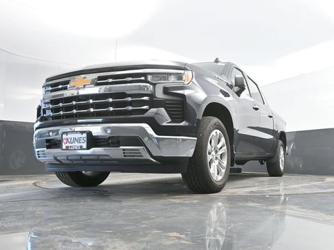 Used 2023 Chevrolet Silverado 1500 LTZ AWD/4WD image 36
