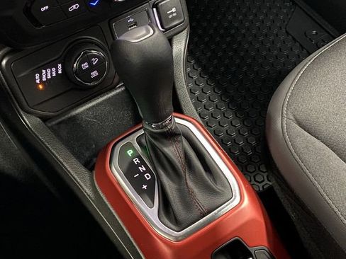 Used 2022 Jeep Renegade Trailhawk w/ Trailer Tow Group image 21