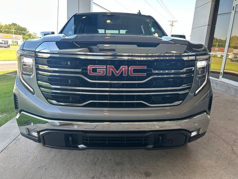 Used 2025 GMC Sierra 1500 SLT AWD/4WD image 3