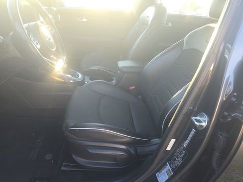 Used 2020 Kia Forte GT-Line image 13