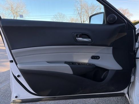 Used 2020 Acura ILX w/ Premium Package image 11