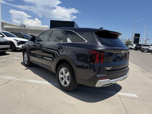Certified 2026 Kia Sorento LX FWD image 6