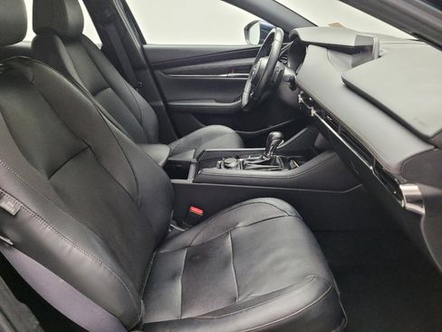 Used 2019 MAZDA MAZDA3 Hatchback w/ Premium Package image 21