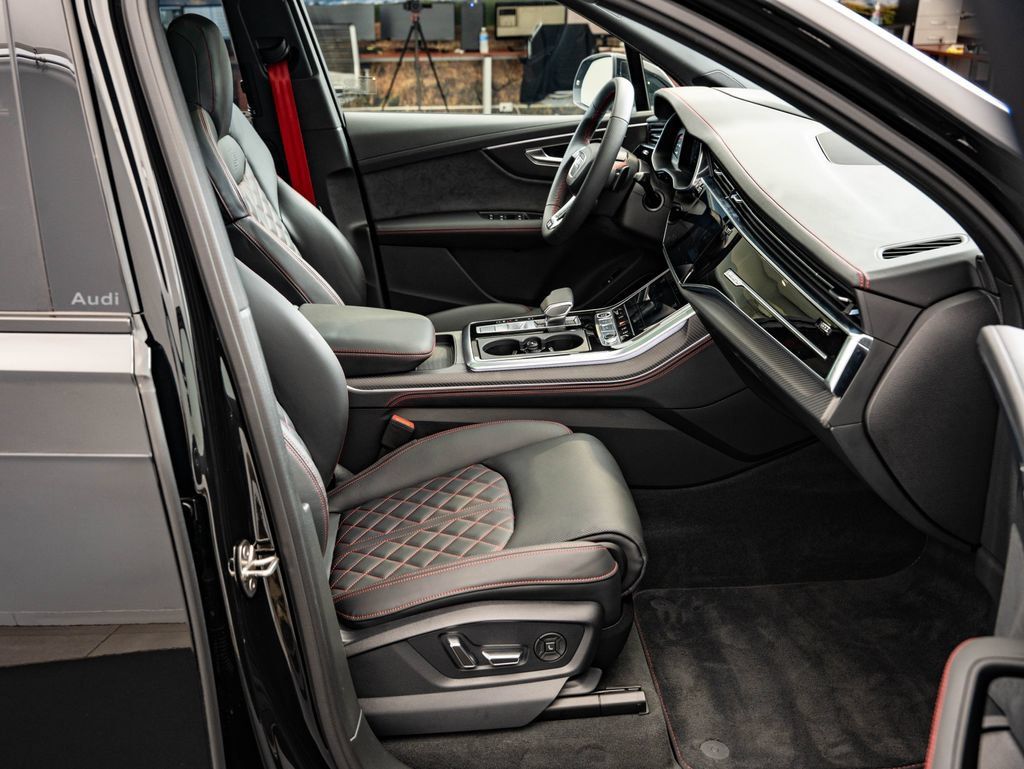 Used 2026 Audi Q7 3.0T Prestige AWD/4WD image 24