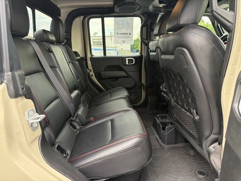 Used 2022 Jeep Gladiator Rubicon w/ Cold Weather Group AWD/4WD image 22
