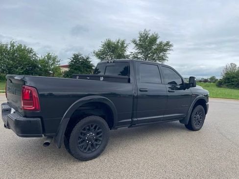 Used 2025 RAM 2500 Limited AWD/4WD image 3