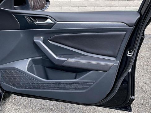 Certified 2024 Volkswagen Jetta SE w/ Panoramic Sunroof Package image 23