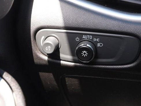 Used 2024 Chevrolet Malibu LT FWD image 19