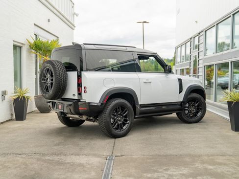 Used 2022 Land Rover Defender 90 X-Dynamic S AWD/4WD image 10