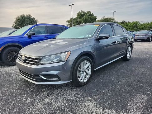 Used 2018 Volkswagen Passat 2.0T SE FWD image 8