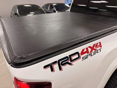 Used 2019 Toyota Tacoma TRD Sport w/ Technology Package image 29
