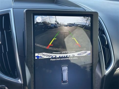 Used 2024 Ford Edge Titanium image 13
