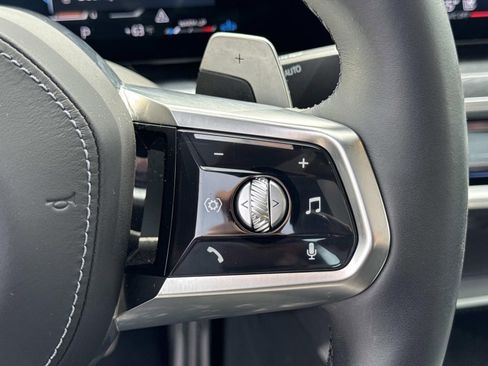 Certified 2023 BMW 760i xDrive w/ Luxury Rear Seating Package image 29