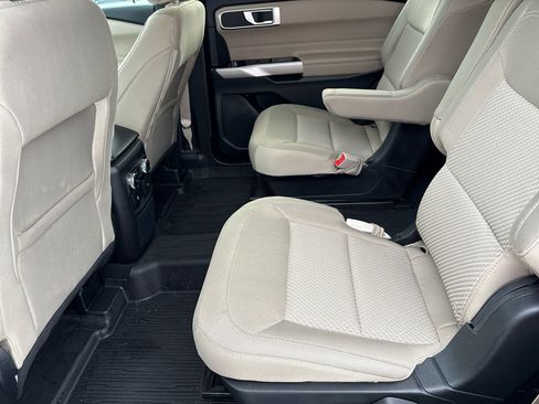 Used 2023 Ford Explorer XLT image 22
