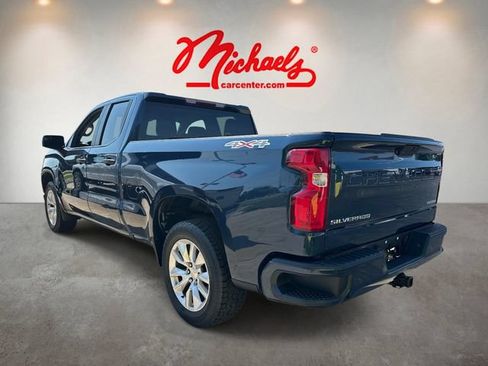 Used 2019 Chevrolet Silverado 1500 Custom w/ Custom Value Package AWD/4WD image 4