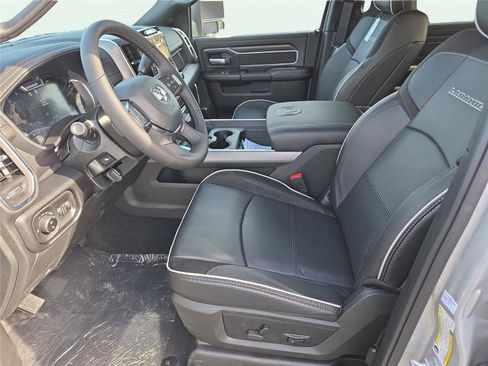 New 2026 RAM 2500 Laramie AWD/4WD image 15