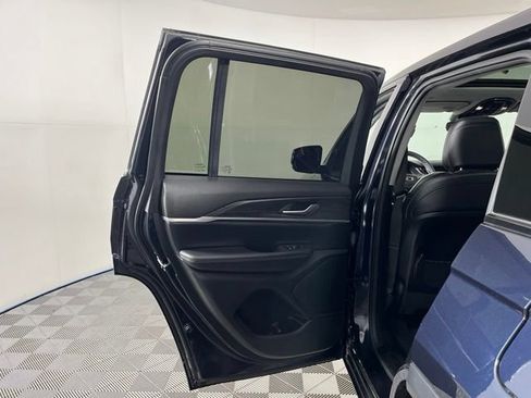 Used 2023 Jeep Grand Cherokee Limited w/ Black Appearance Package AWD/4WD image 34