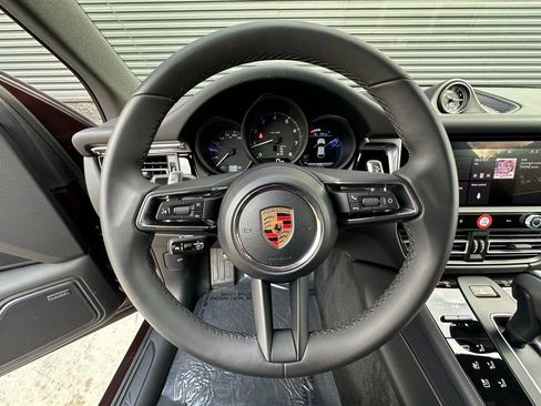 Certified 2026 Porsche Macan AWD/4WD image 16