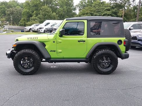 Used 2025 Jeep Wrangler Sport AWD/4WD image 7