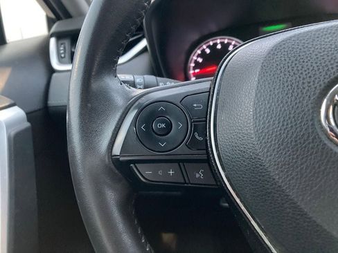 Used 2019 Toyota RAV4 XLE Premium FWD image 13