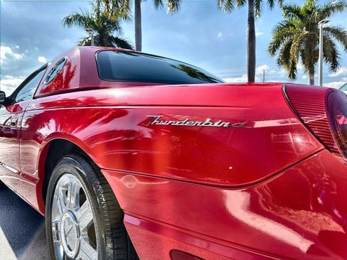 Used 2005 Ford Thunderbird image 20