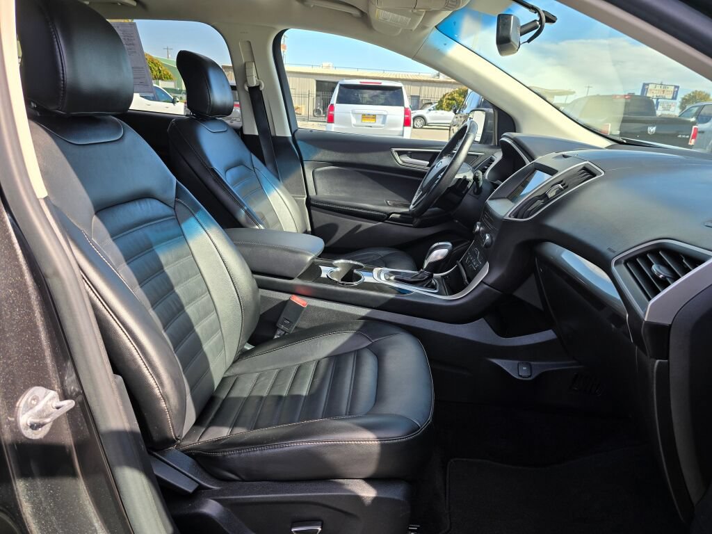 Used 2016 Ford Edge SEL w/ Equipment Group 201A AWD/4WD image 11