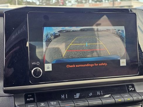 Used 2025 Toyota Camry LE image 10