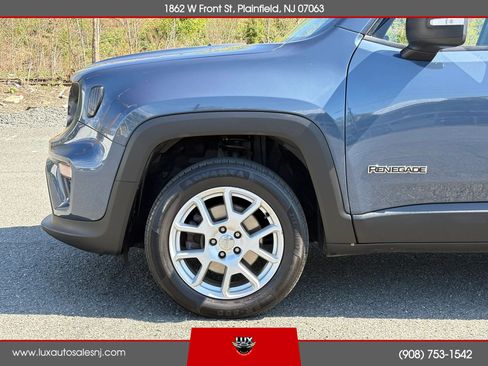 Used 2021 Jeep Renegade Latitude w/ Convenience Group AWD/4WD image 12