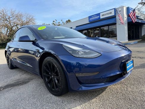Used 2022 Tesla Model 3 Standard Range image 18