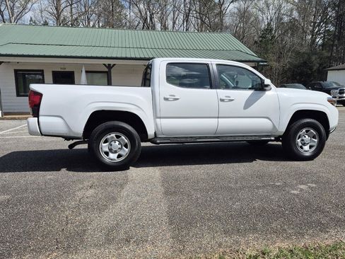 Used 2018 Toyota Tacoma SR w/ SR Convenience Package RWD image 10