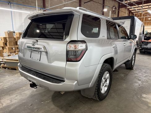 Used 2017 Toyota 4Runner SR5 RWD image 7