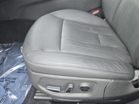 Used 2017 Genesis G80 3.8 image 26