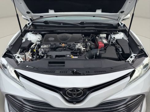 Used 2019 Toyota Camry XLE image 21