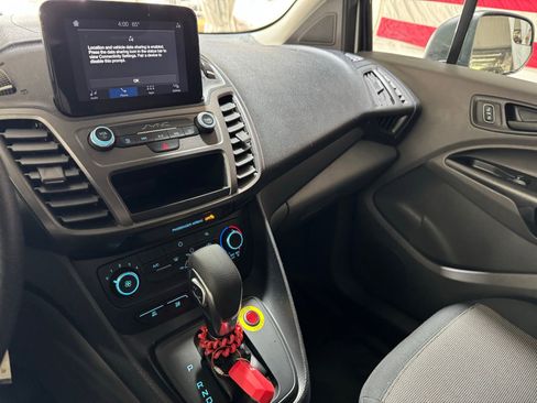 Used 2019 Ford Transit Connect XL FWD image 16