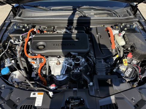Used 2025 Honda Accord Sport image 33