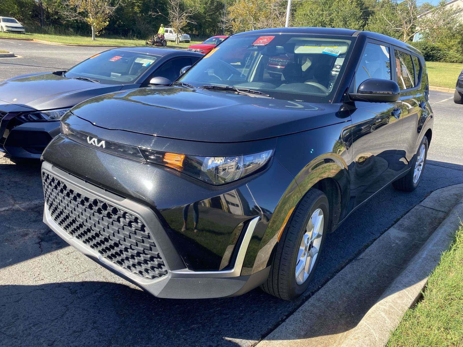 Used 2024 Kia Soul S FWD image 2