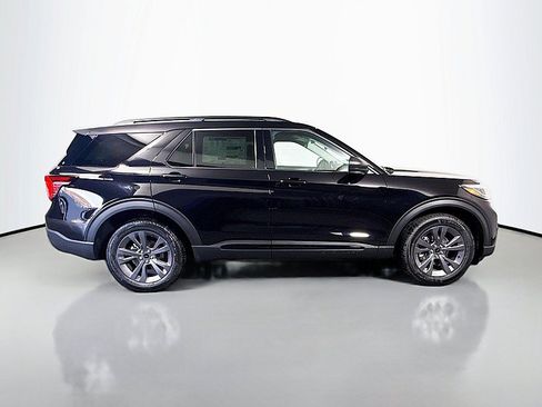New 2026 Ford Explorer Active AWD/4WD image 8